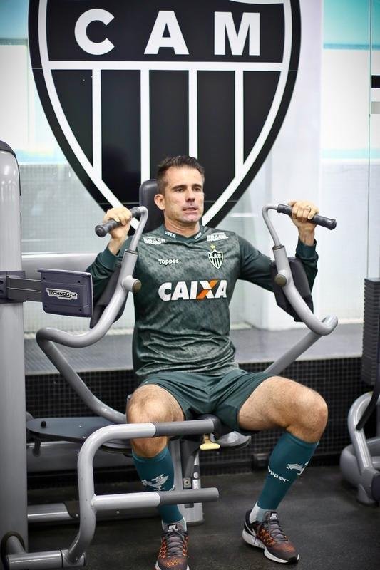 Depois da vitria por 3 a 0 sobre o Coimbra, em jogo-treino na Cidade do Galo, os jogadores do Atltico fizeram um trabalho fsico na academia do CT. Veja fotos