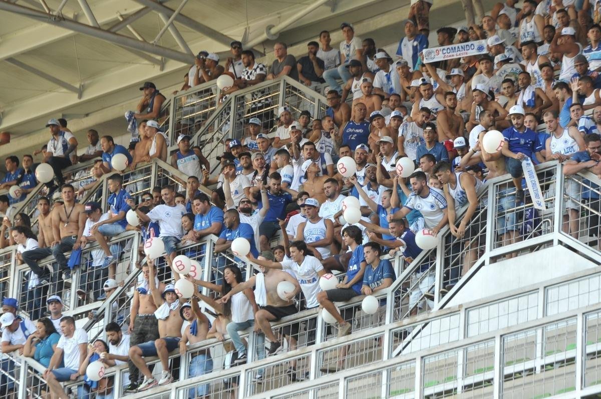 Torcida do Cruzeiro na final do Mineiro, no Independncia, diante do Atltico