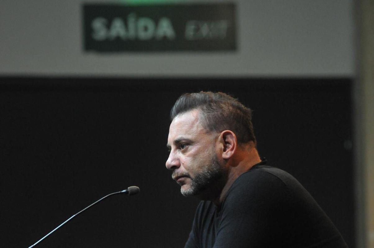 As reaes do tcnico do Atltico, Turco Mohamed, durante a entrevista coletiva, no Mineiro, aps o empate com o Santos