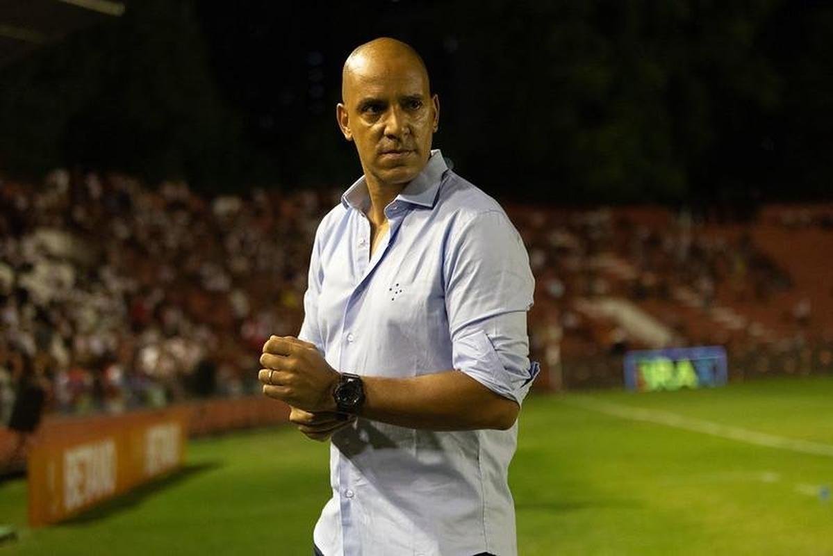 Nutico e Cruzeiro se enfrentaram nesta quinta-feira (13/4), no estdio dos Aflitos, no Recife, pelo jogo de ida da terceira fase da Copa do Brasil