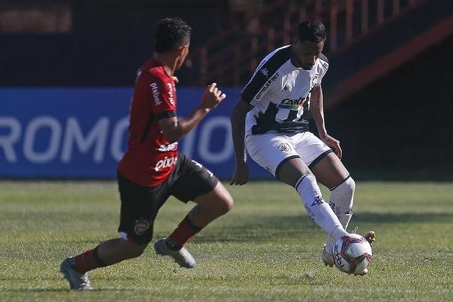 Fotos do jogo entre Brasil-RS e Botafogo, em Pelotas, pela 37 rodada da Srie B do Campeonato Brasileiro