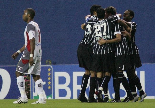 Corinthians - Sete vezes campeo da Srie A (1990, 1998, 1999, 2005, 2011, 2015 e 2017) e uma vez campeo da Srie B (2008)