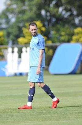 Mano Menezes montou Cruzeiro que deve encarar o Villa Nova no sbado e promoveu trs mudanas em relao ao ltimo jogo: Murilo entrou na vaga de Leo, Egdio no lugar de Marcelo Hermes e Robinho deu lugar a Ariel Cabral