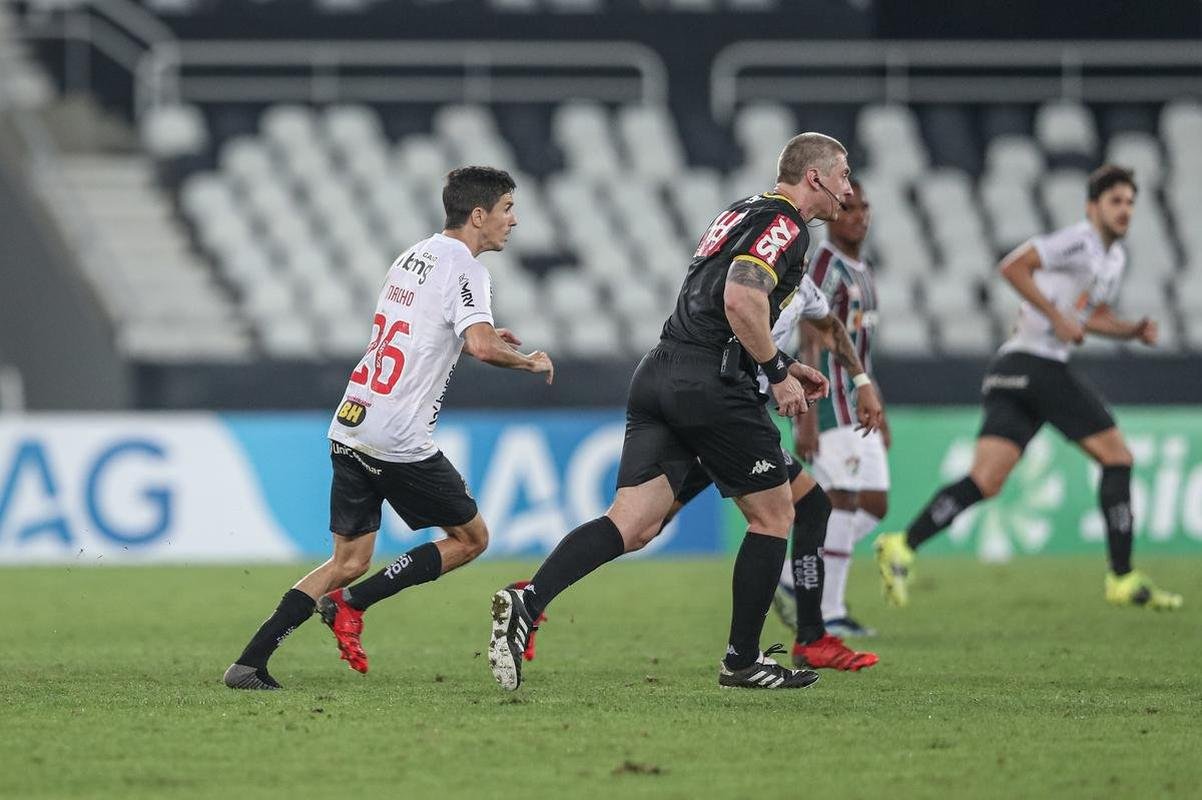 Fluminense e Atltico se enfrentaram nesta quinta-feira (26), em jogo de ida das quartas de final da Copa do Brasil