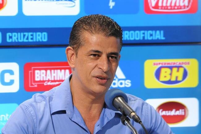 Fotos da apresenta��o do atacante Marcelo Moreno como novo refor�o do Cruzeiro para 2020. Duante entrevista, jogador foi acompanhado pela esposa Marilisy Antonelli e pela filha, Maria Clara