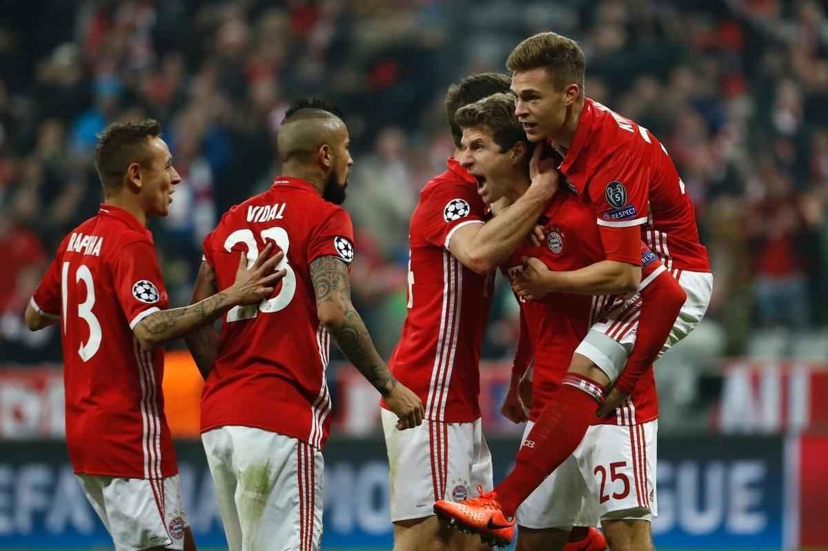 Thiago Alcntara (2), Robben, Lewandowski e Muller marcaram os gols alemes; Snchez descontou para o Arsenal