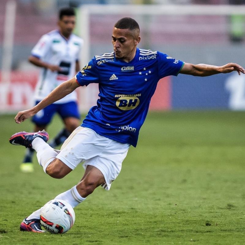 Joo Paulo, meia (51% dos votos)