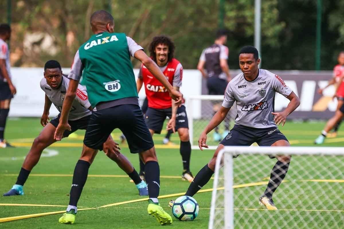 Tcnico Rogrio Micale comeou a montar time para encarar o Fluminense; Fred treinou entre os reservas