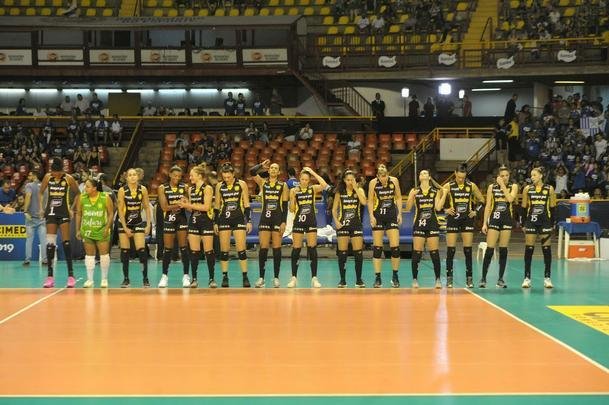 Minas x Praia: veja fotos da primeira partida da final