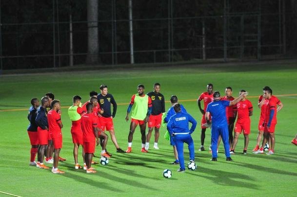 Jogadores do Equador participaram de segundo trabalho no Sesc Venda Nova, na Regio Norte de Belo Horizonte