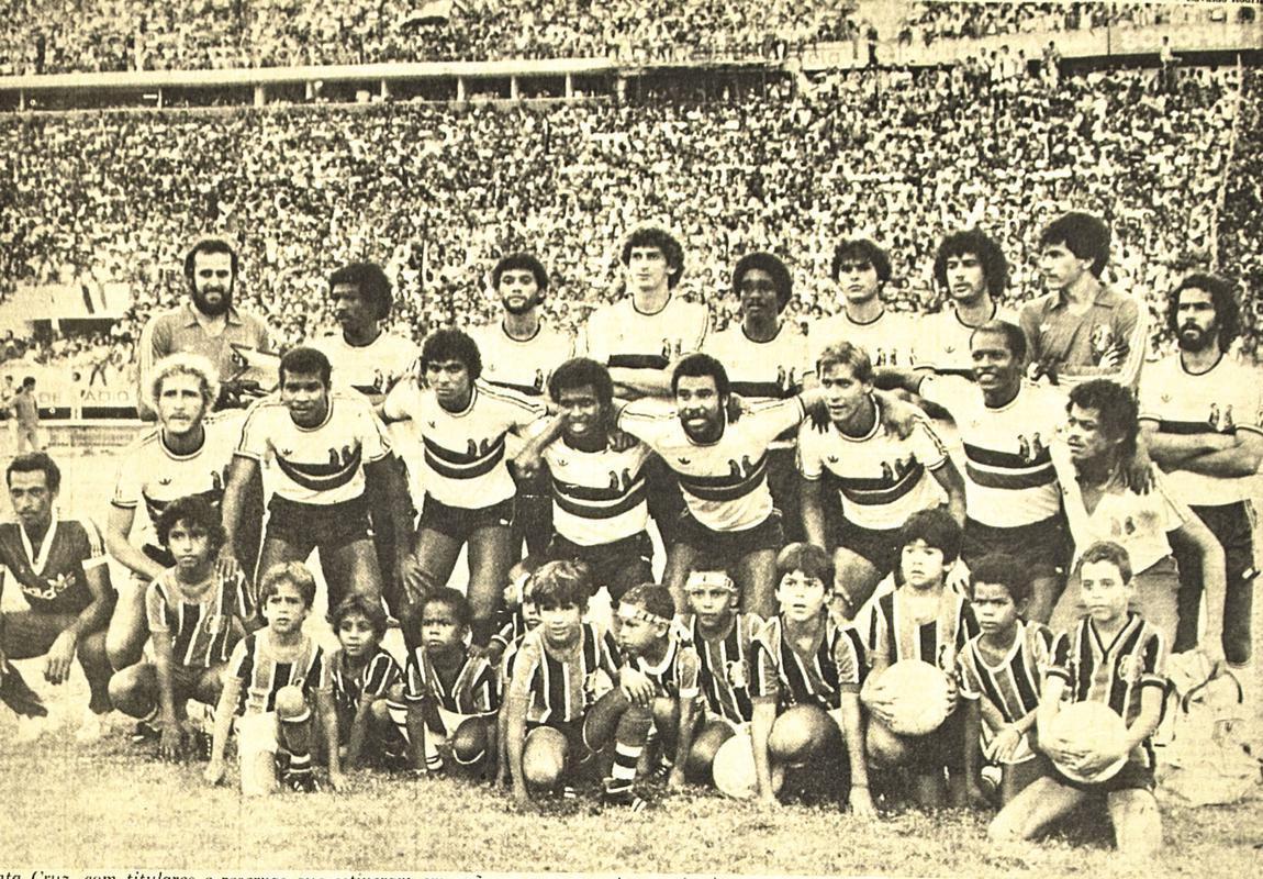 1983 - Santa Cruz 1 (6) x (5) 1 Náutico / Campeonato Pernambucano - Decisão novamente foi realizada em um Supercampeonato. Com 76.636 pessoas no Arruda, o Santa venceu o Náutico nos pênaltis por 6 a 5, após empate em 1 a 1 no tempo normal.