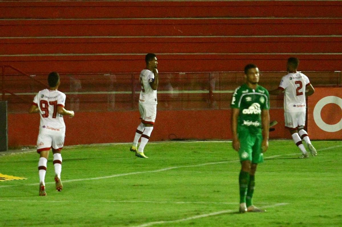 Nutico abriu o placar na segunda etapa com Kieza e quando a partida se encaminhava para mais uma vitria Timbu em seus domnios, a Chapecoense empatou aos 48 minutos do segundo tempo