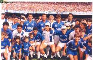 Cruzeiro campeão mneiro e da Supercopa de 1992. De pé: Paulo Roberto, Nonato, Célio Lúcio, Luisinho, Douglas e Paulo César Borges; Betinho, Boiadeiro, Luís Fernando, Renato Gaúcho e Roberto Gaúcho