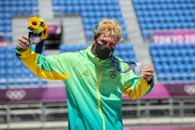 Pedro Barros conquistou a medalha de prata no skate park e vibrou muito com p�dio in�dito na modalidade que estreou nos Jogos de T�quio