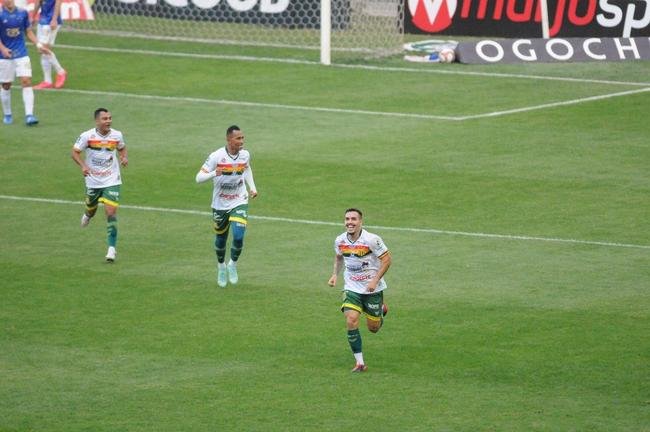Fotos do duelo entre Cruzeiro e Sampaio Corra, no Independncia, em Belo Horizonte, pela 18 rodada da Srie B do Campeonato Brasileiro
