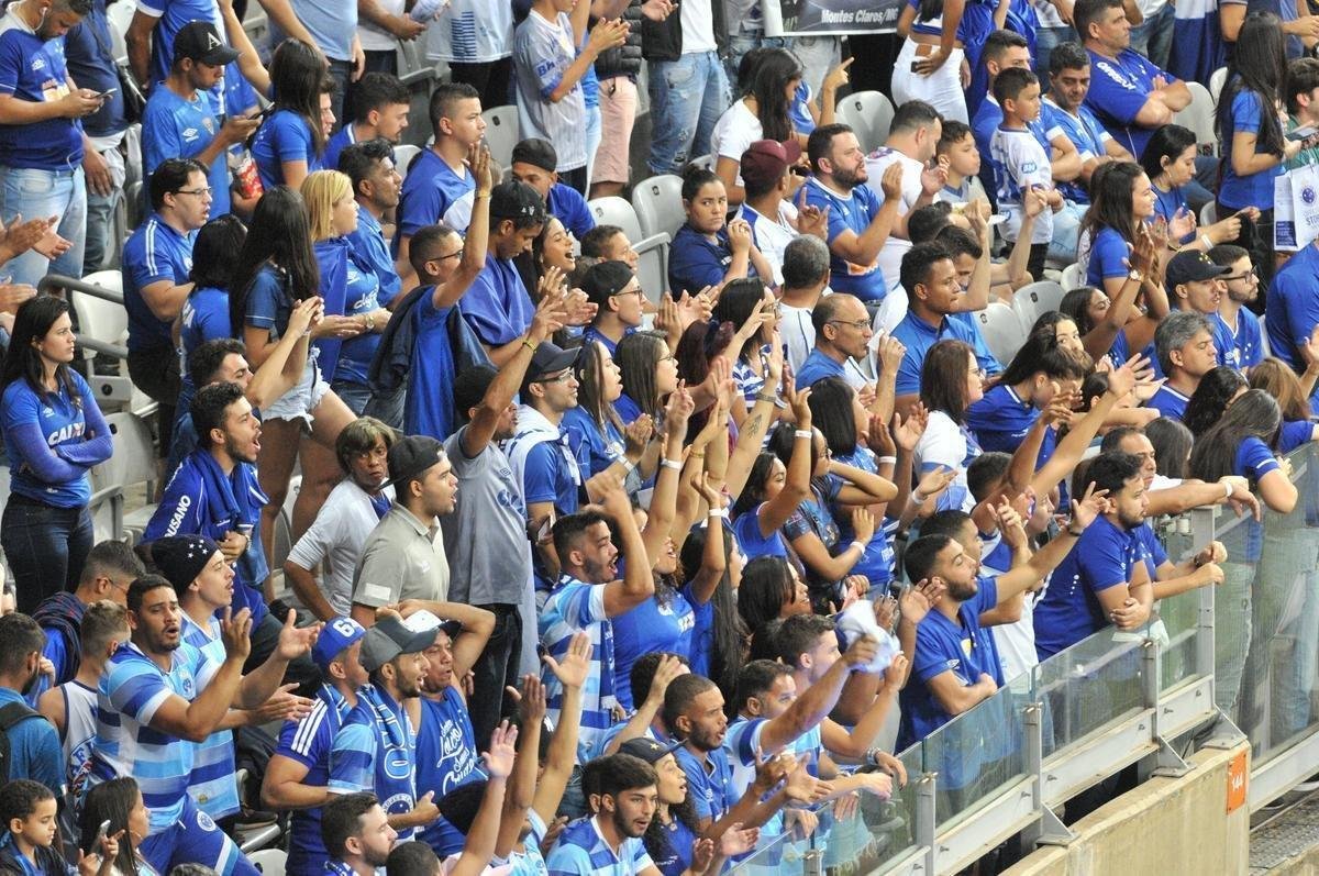 Fotos das torcidas de Cruzeiro e River Plate, no Mineiro, em duelo de volta das oitavas de final da Copa Libertadores