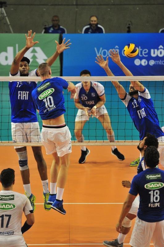 Final no Ginsio do Riacho foi marcada por muito equilbrio, mas prevaleceu maior qualidade do Cruzeiro