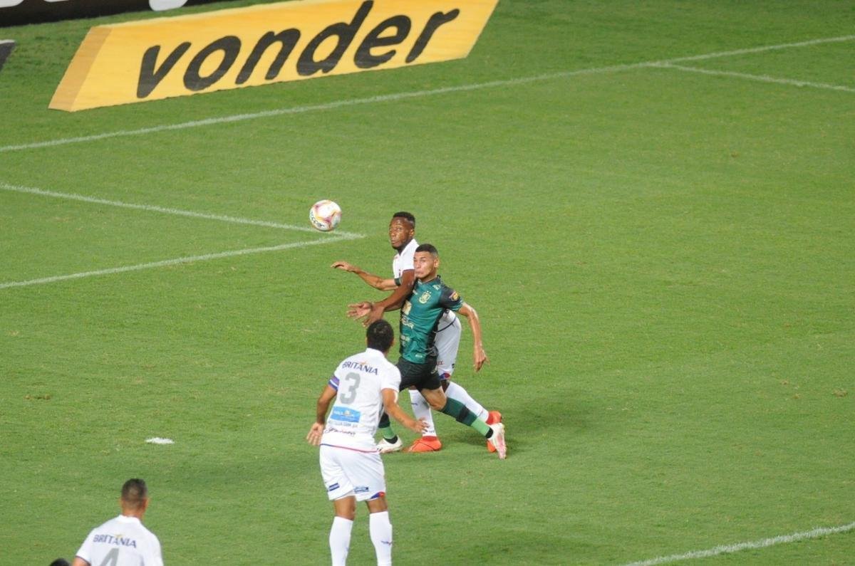 América x Paraná: veja fotos do jogo no Independência