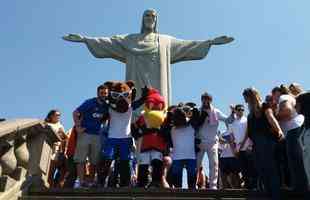 Mascotes de Flamengo e Cruzeiro no Rio de Janeiro