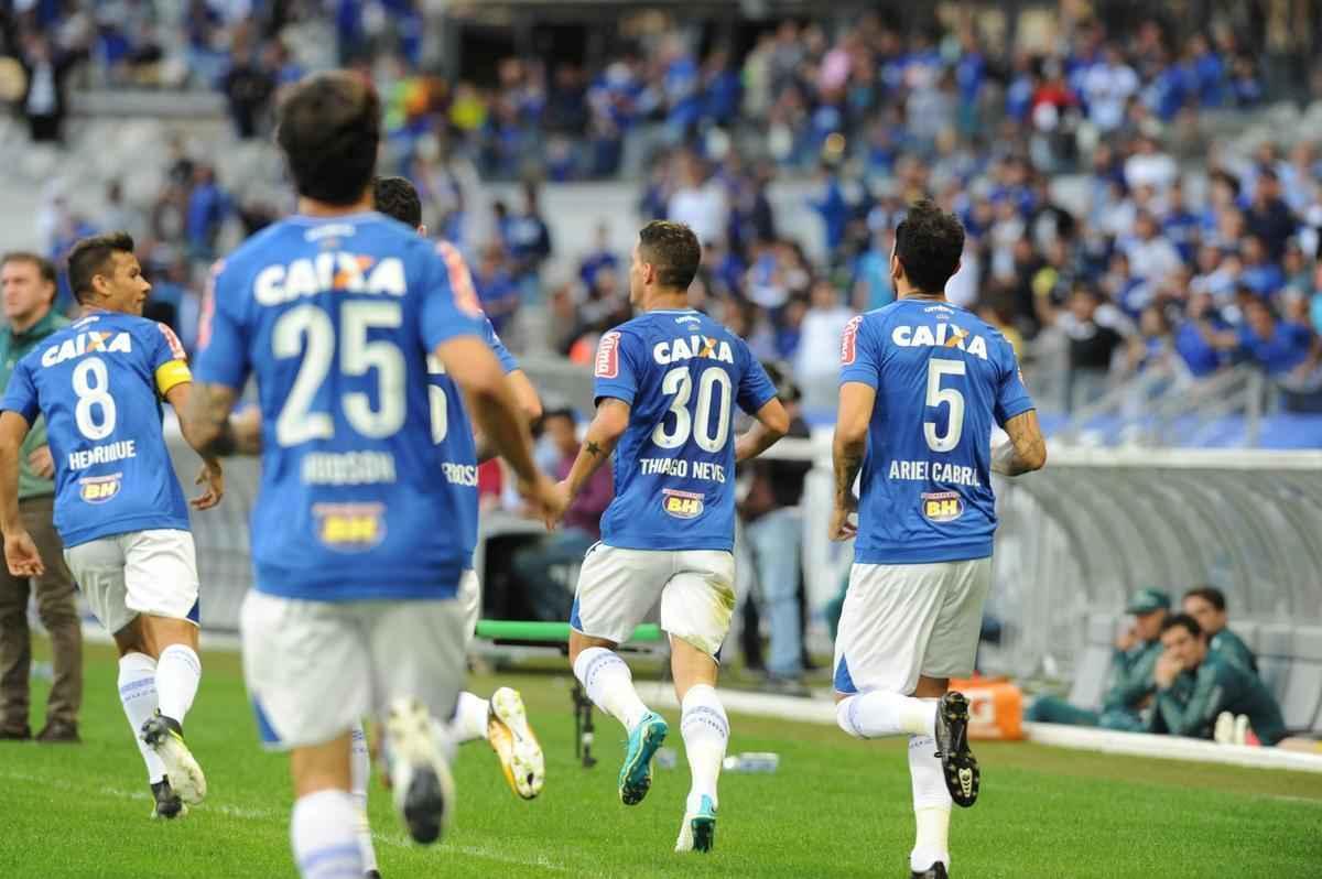Lance de Cruzeiro e Palmeiras pela 12 rodada do Campeonato Brasileiro 