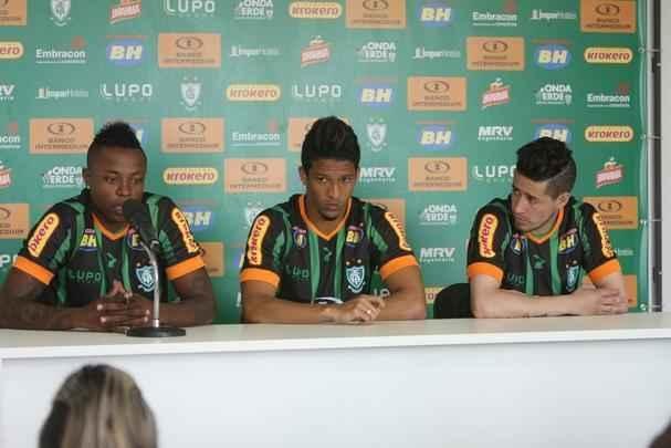 Zagueiro Cardoso, os meias Diego Lopes e Eisner Loboa, e os atacantes Nixon e Michael foram apresentados pelo presidente Anderson Racilan