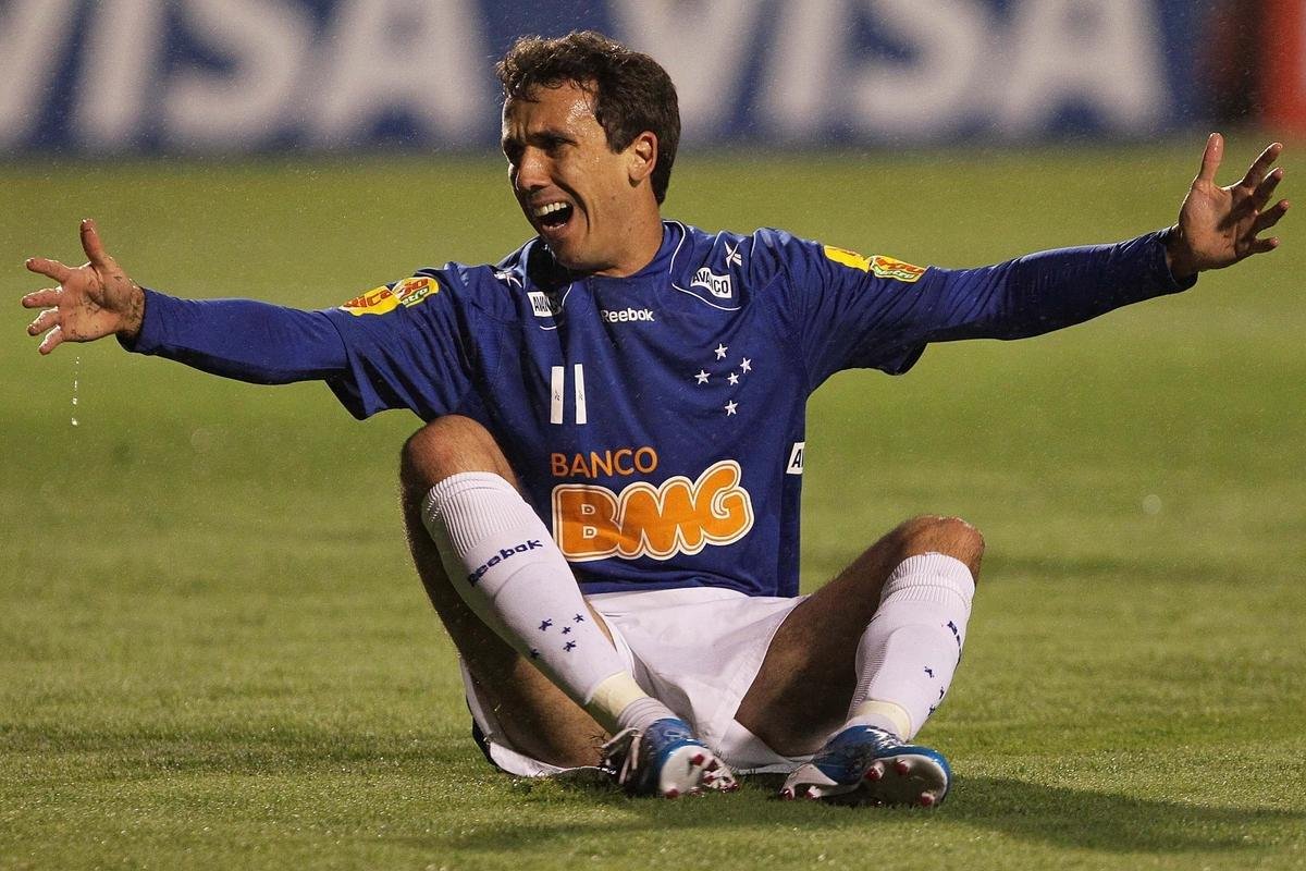 Corinthians x Cruzeiro: fotos do jogo no Pacaembu, em So Paulo, pela 35 rodada do Campeonato Brasileiro de 2010