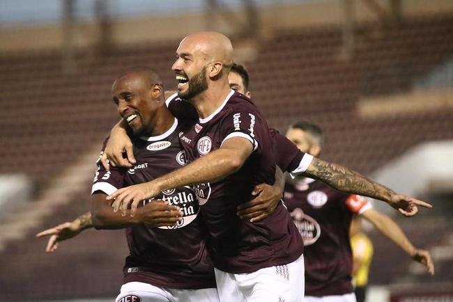 Ferroviria venceu com trs gols de Michel, dois de Welinton Torro (ex-Cruzeiro), um de Bruno Xavier, um de Tony (ex-Amrica) e um de Jhoninha