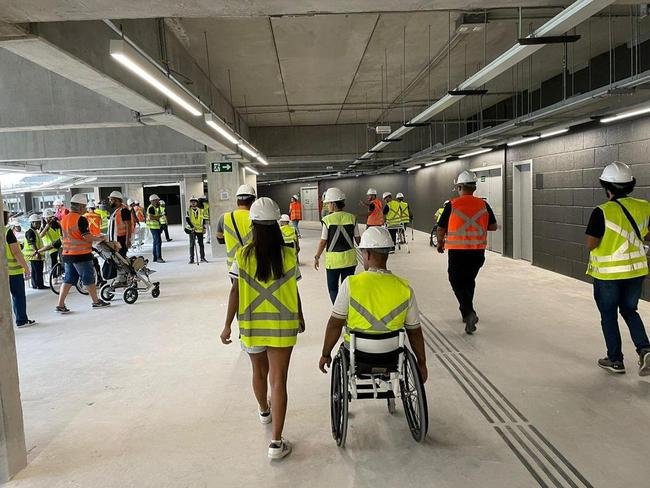 Fotos da visita feita por pessoas com deficincia na Arena MRV, nesta quinta-feira (9/2)
