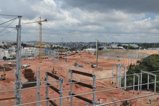 Arena MRV completa um ano de obras neste 20 de abril de 2021. Veja como est� o andamento da constru��o do est�dio do Atl�tico, que tem previs�o de ficar pronto em outubro de 2022. Ser�o 46 mil lugares, 2.333 vagas de estacionamento, 40 bares e 80 camarotes. O empreendimento fica no bairro Calif�rnia, em Belo Horizonte. (Fotos de Gladyston Rodrigues/EM/D. A Press)