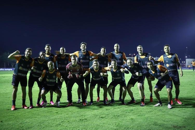 Tcnico Cuca comandou atividade do Atltico no CT da Conmebol no Paraguai 