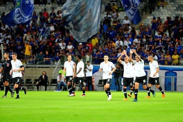 Fotos de Cruzeiro x Corinthians, nesta quarta-feira (4/7), em amistoso no Mineiro