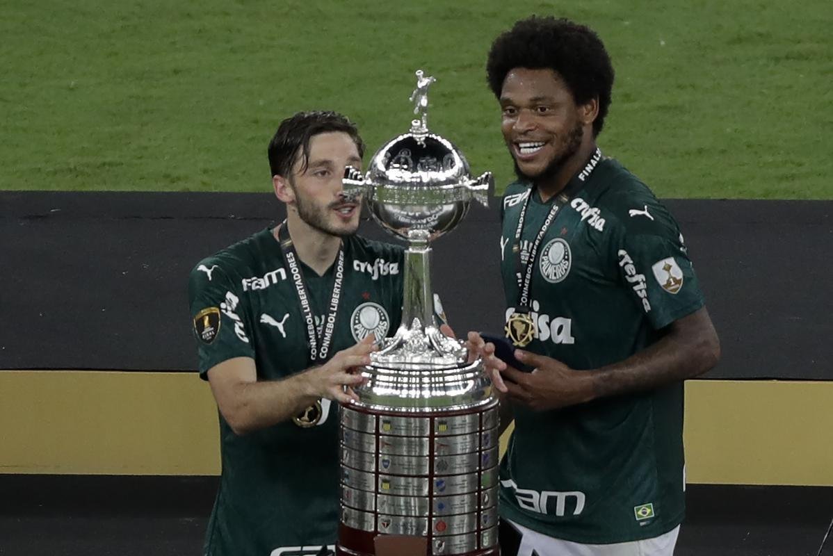Festa do Palmeiras no Maracanã com a conquista do bicampeonato da Copa Libertadores sobre o Santos. Verdão venceu a decisão por 1 a 0 com gol do atacante Breno Lopes aos 53 do segundo tempo (AFP / Mauro Pimentel / Ricardo Moraes / Silvia Izquierdo)