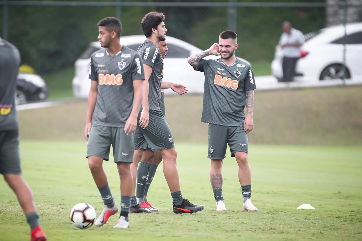 Em busca de reao na Libertadores, Atltico treinou na tarde deste domingo, na Cidade do Galo, antes de viagem para Montevidu, local da partida contra Nacional 