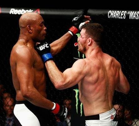 Spider voltou ao UFC com revés. Brasileiro chegou a derrubar Bisping com uma joelhada, achou que tinha vencido por nocaute, mas round havia encerrado. No fim, brasileiro acabou perdendo luta por pontos