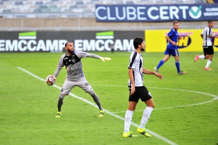 Airton marcou o gol do Cruzeiro no clssico contra o Atltico, depois de grande jogada pela esquerda