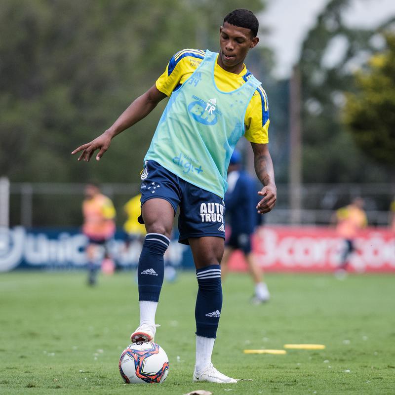 Fotos do treino do Cruzeiro desta segunda-feira (18/10)