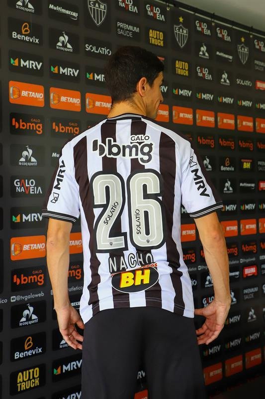 Nacho Fernndez foi apresentado nesta quarta-feira (24)