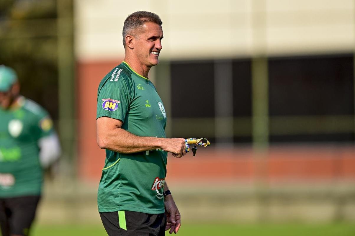 Em preparao para enfrentar o Corinthians no prximo domingo (18/9), o Amrica treinou nesta tera-feira (13/9)