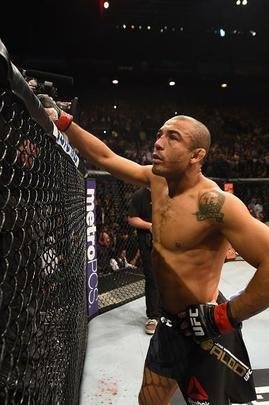 Imagens do incrível nocaute de Conor McGregor sobre José Aldo