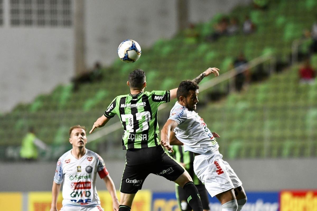 Fotos do jogo entre Amrica e Operrio