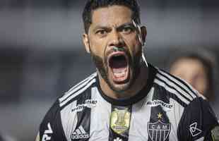 Fotos do jogo entre Santos e Atltico na Vila Belmiro, em Santos, pela 30 rodada do Campeonato Brasileiro