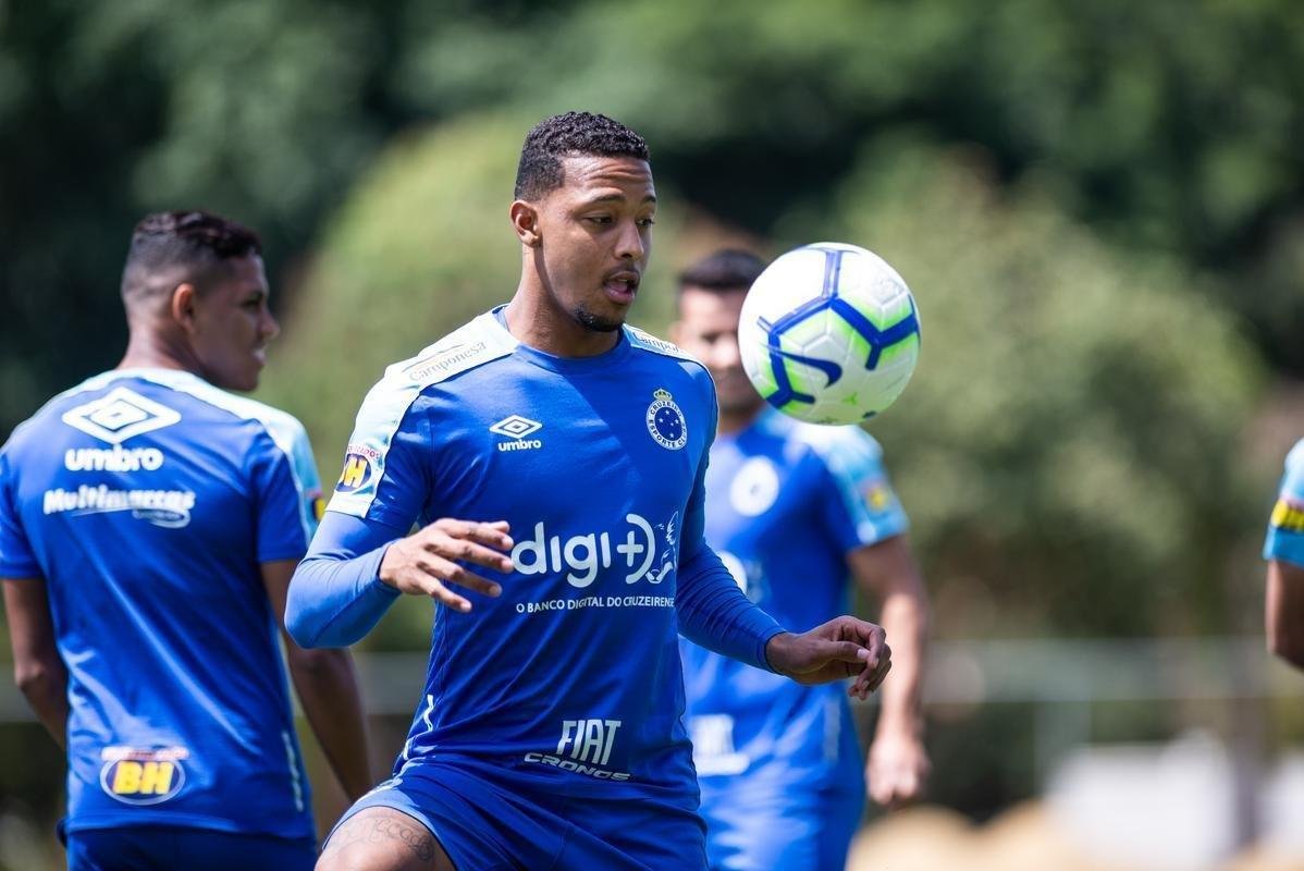 Cruzeiro treinou neste sbado na Toca da Raposa II e concluiu preparao para jogo com o Grmio, neste domingo, s 11h, no Independncia, pela 18 rodada do Brasileiro