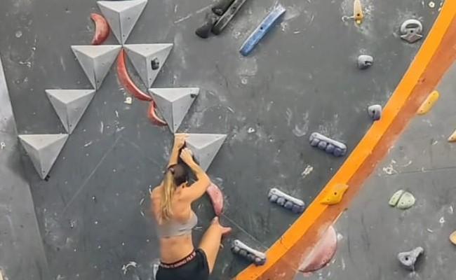 Escalada indoor tem várias unidades em BH