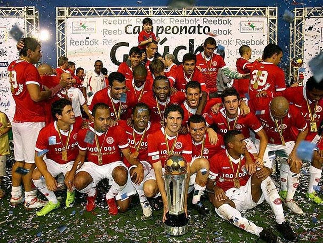 Inter - conquistou o Gaucho e a Copa Suruga no centenrio, em 2009
