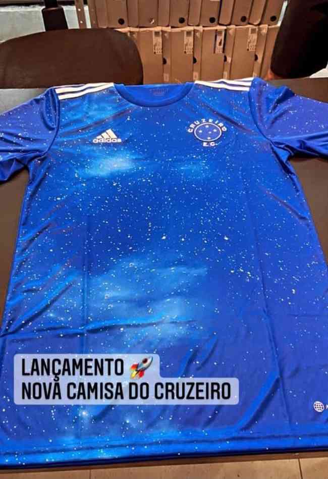 Vaza suposta nova camisa do Cruzeiro para a temporada 2022