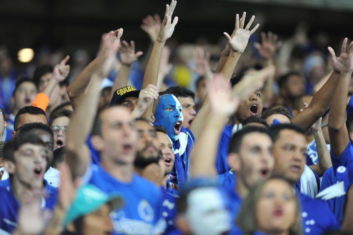 Torcedores do Cruzeiro coloriram Mineiro de azul em deciso da Copa do Brasil contra o Flamengo