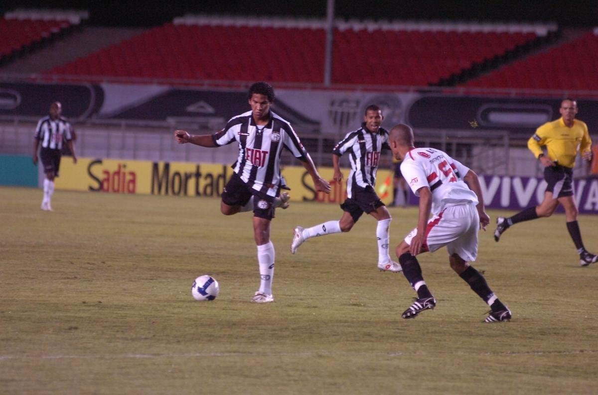 56 - Jael - 2008 - 15 jogos / 2 gols - 0,133 por jogo