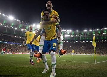 Em provável despedida em casa antes da Copa do Mundo, Seleção Brasileira faz a festa da torcida ao aplicar goleada de 4 a 0