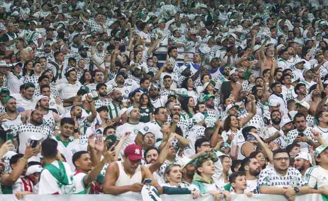 Torcida organizada do Palmeiras faz festa no Allianz Parque