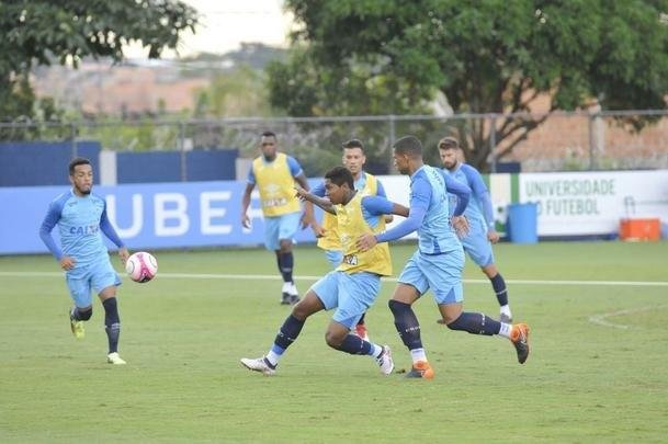 Imagens do treino do Cruzeiro nesta quarta-feira (14), antes do duelo contra o Patrocinense